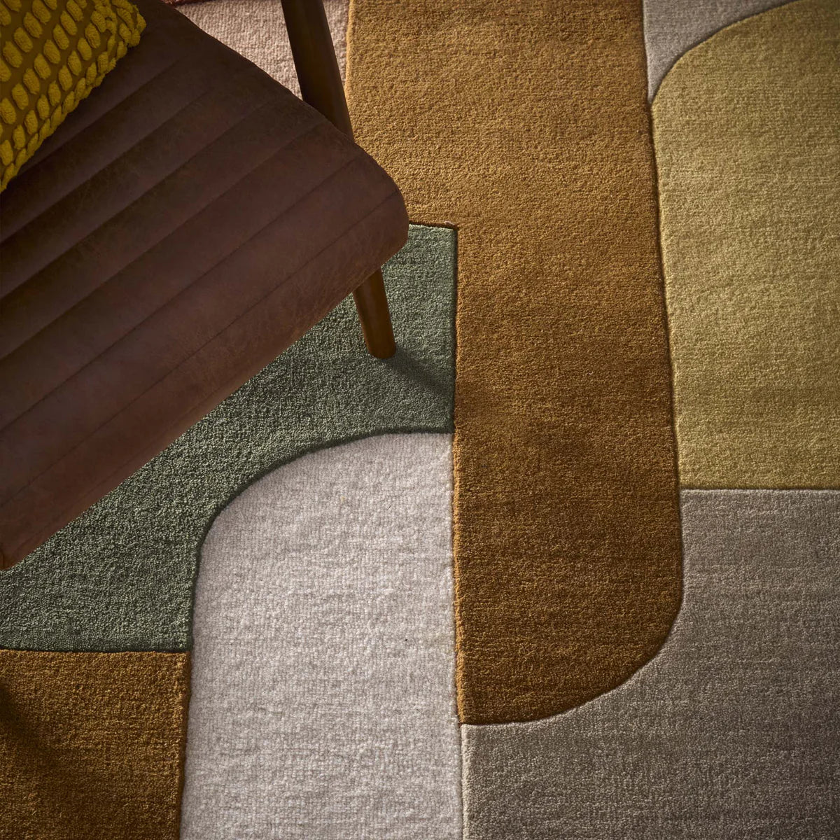 Retro Deco Tan Rug close detail